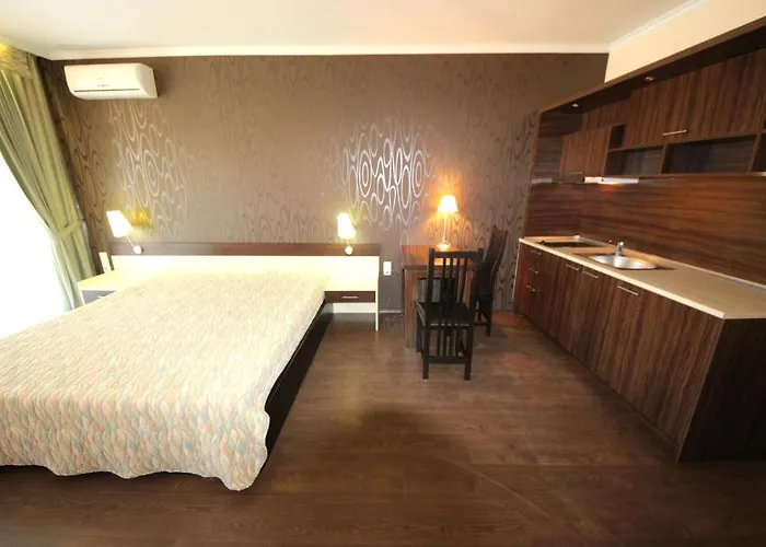 Menada In Grand Apartman *