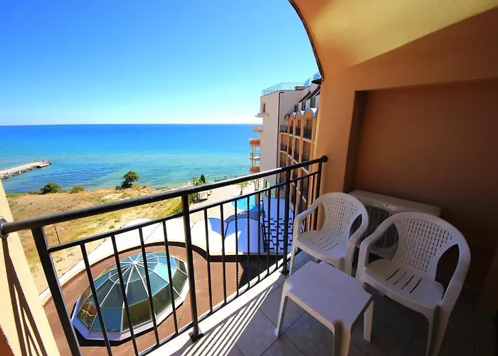 Menada In Grand Apartman